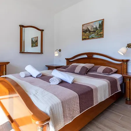 Two-bedroom In * Ploce (Dubrovnik-Neretva)