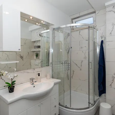 Hébergement de vacances Two-bedroom In *