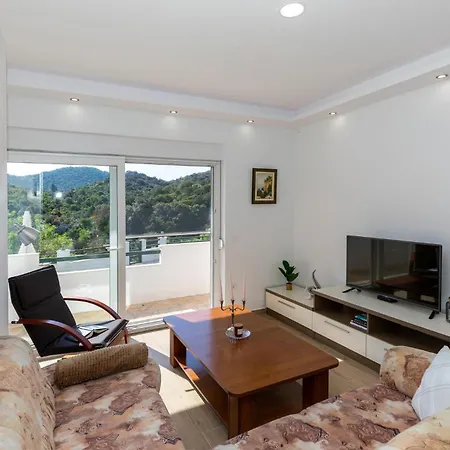 Vakantiehuis Two-bedroom In Ploce (Dubrovnik-Neretva)