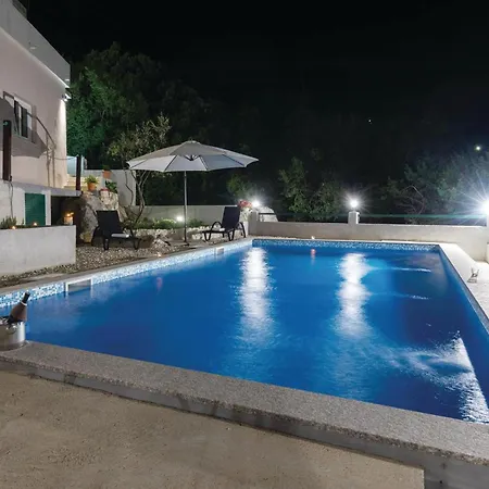 Vakantiehuis Two-bedroom In *